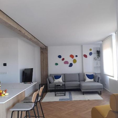 Alojamiento Moderno Y Sofisticado Con Vistas A La Ciudad Билбао Екстериор снимка