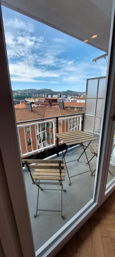 Alojamiento Moderno Y Sofisticado Con Vistas A La Ciudad Билбао Екстериор снимка